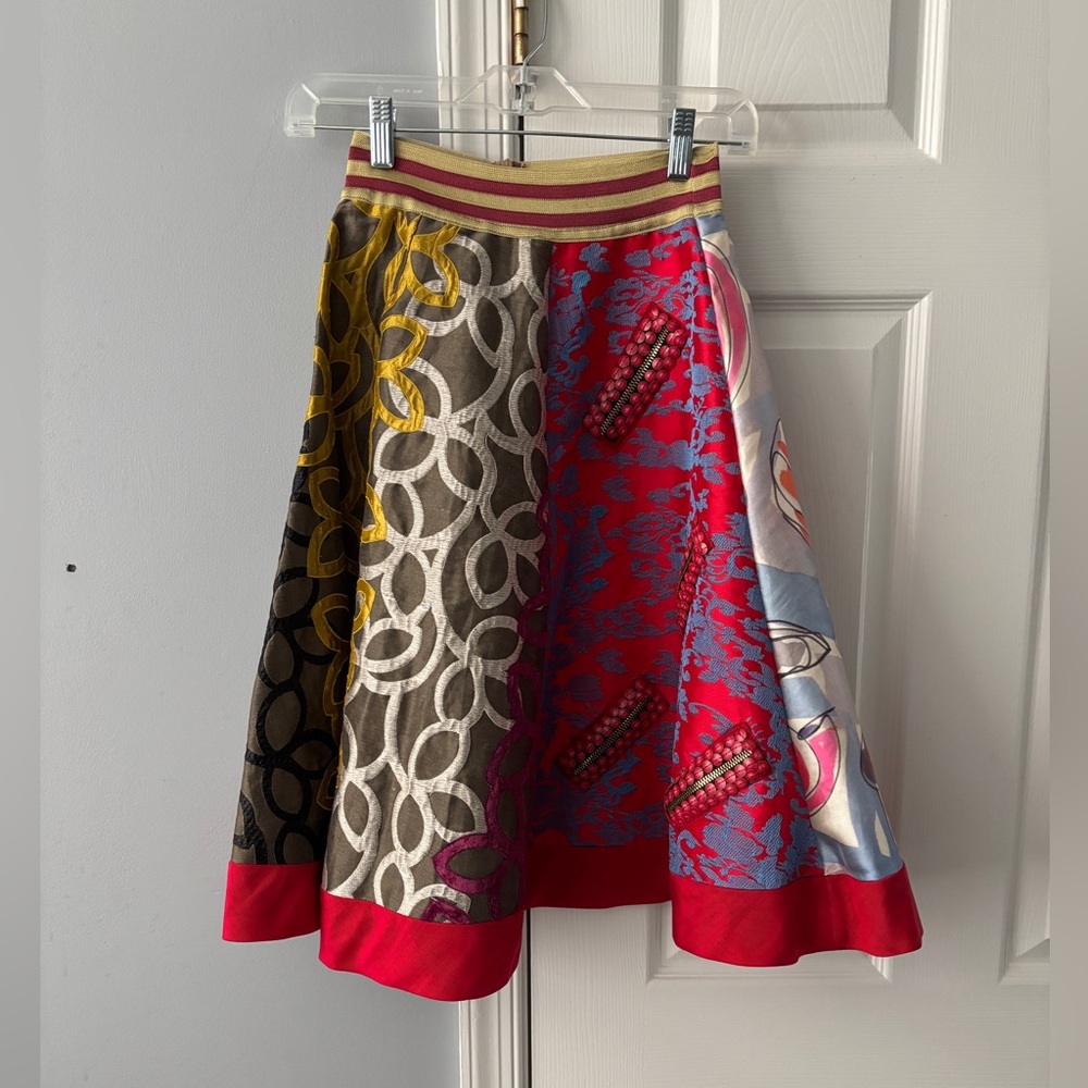 SAVE THE QUEEN knee length patterned skirt. Made into Italy. Size Small